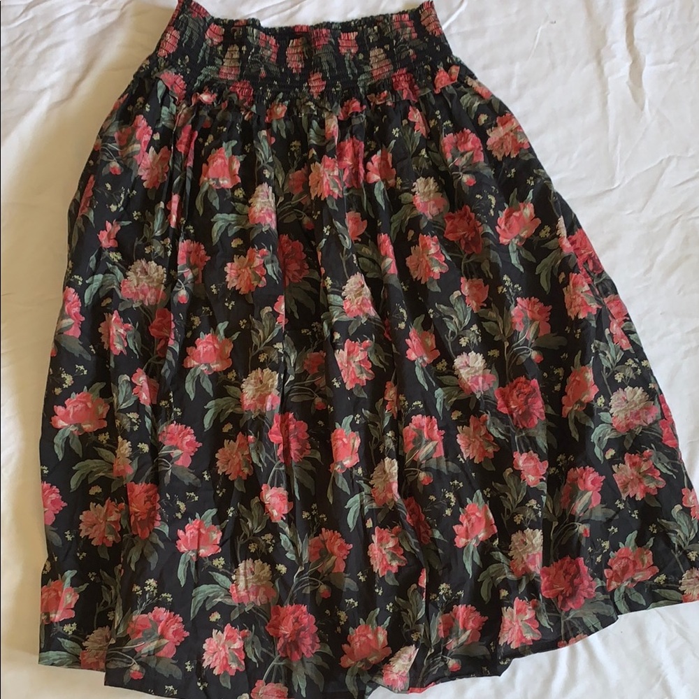Antonio Melani Black Floral Skirt Size Medium - Picture 2 of 8